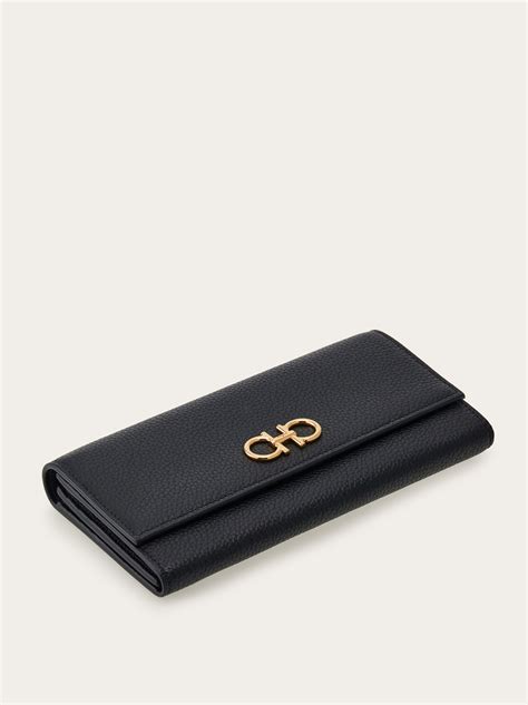 ferragamo gancini wallet on chain.